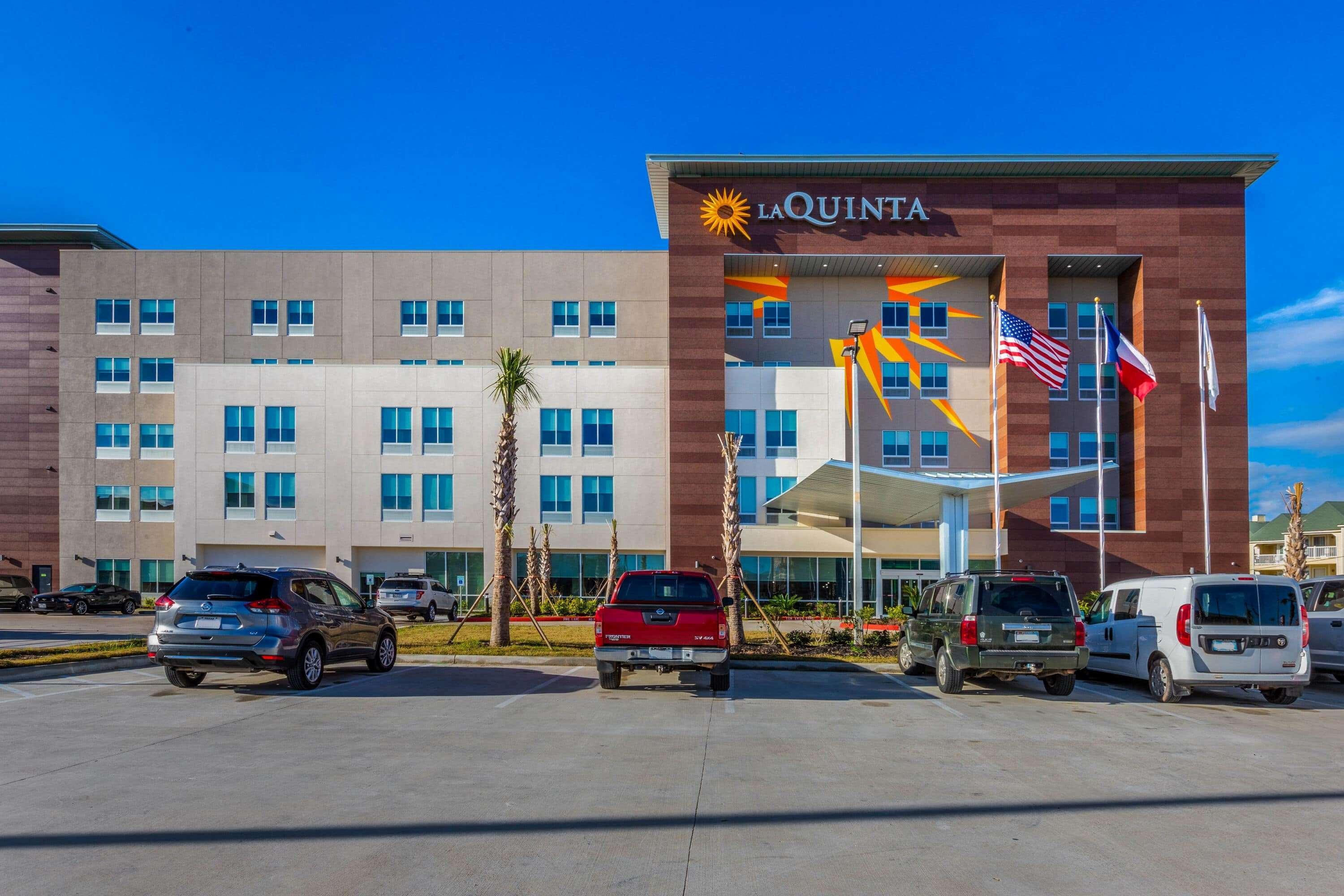 La Quinta Inn & Suites By Wyndham Galveston West Seawall Exterior photo
